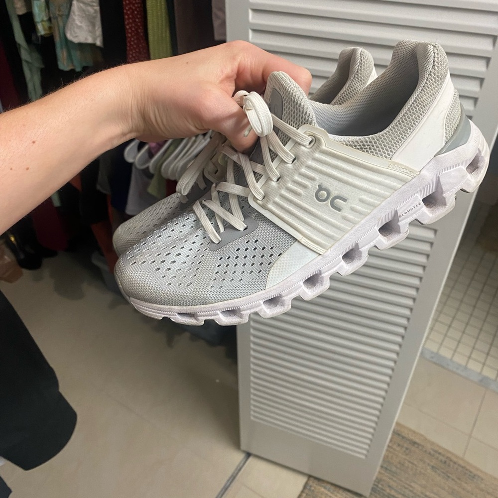 On cloud shoes size 6.5. Good condition, just never wear them.